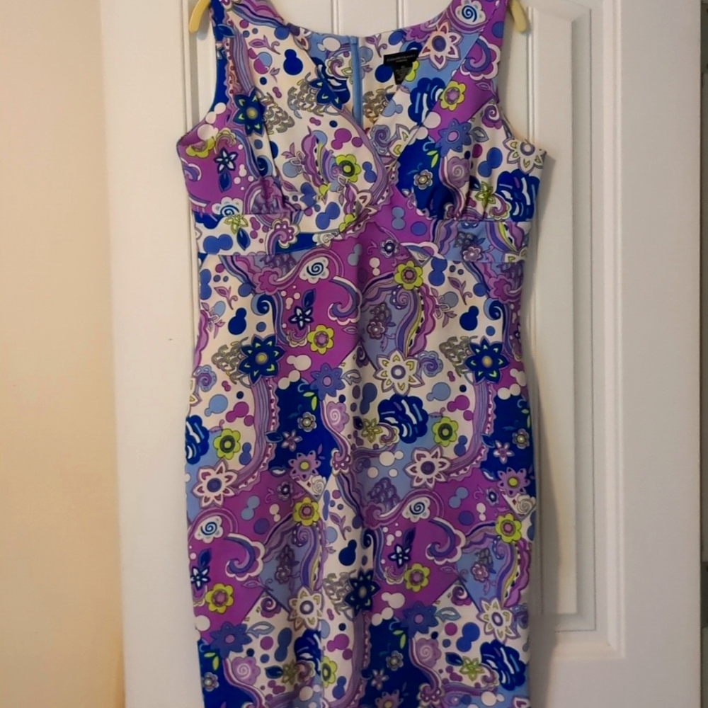 Courtenay stretch floral Paisley sleeveless dress. Size 10